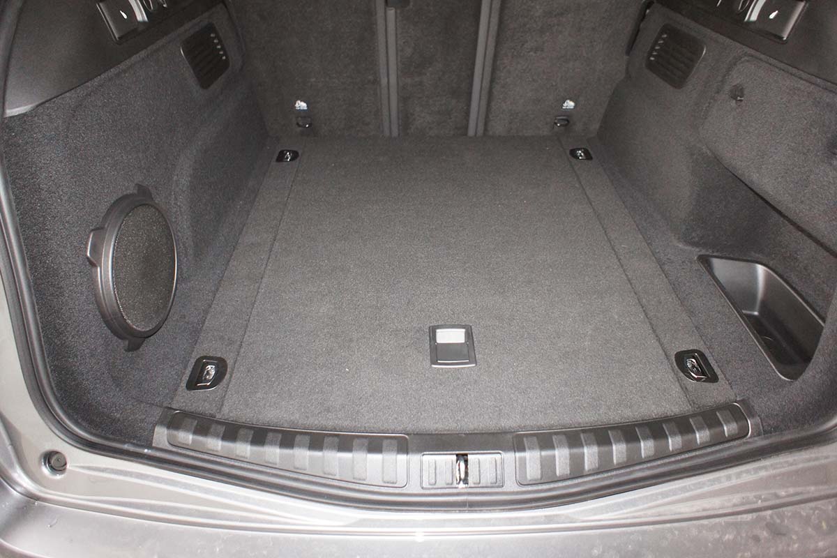 Premium Kofferraumwanne für Alfa Romeo Stelvio (Typ 949) - Auto Ausstattung  Shop