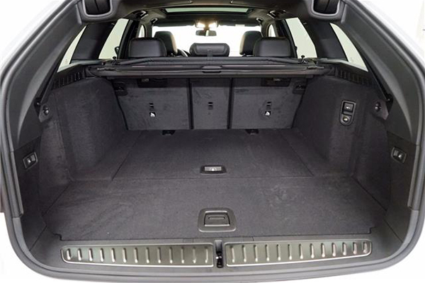 BMW Auto (G31) 5er - Shop Ausstattung Touring Kofferraumwanne für Premium