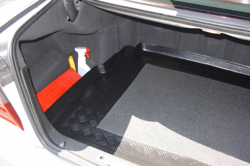 Kofferraumwanne für Mercedes E-Klasse W210 Limousine - Auto Ausstattung Shop | Automatten