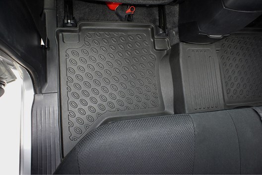 Premium Fußraumschalen für Toyota Hilux (N25/N2) Double Cab