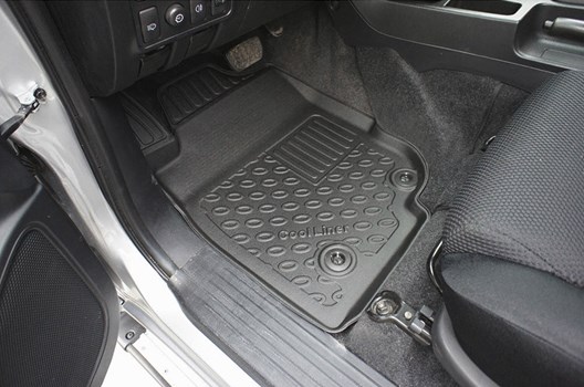 Premium Fußraumschalen für Toyota Hilux (N25/N2) Double Cab