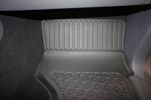 Premium Fußraumschalen für VW Amarok 8.2010-