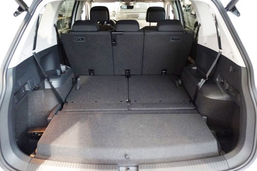 Kofferraum VW Tiguan Allspace 11.2017- / Seat Tarraco 10.2018- / für 5-Sitzer MIT Varioboden auf oberer Position und 7-Sitzer mit umgelegter 3. Reihe
