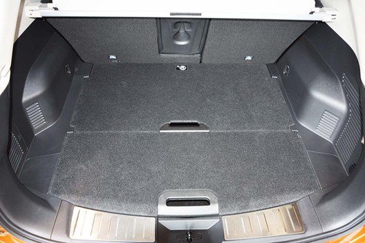 Kofferraum Nissan X-Trail (T32) FACELIFT 9.2017 / 5-Sitzer mit erhöhter Ladefläche (= auf Varioboden)