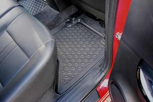 Premium Fußraumschalen für Toyota Hilux (8. Generation) Double Cab 9.2016-