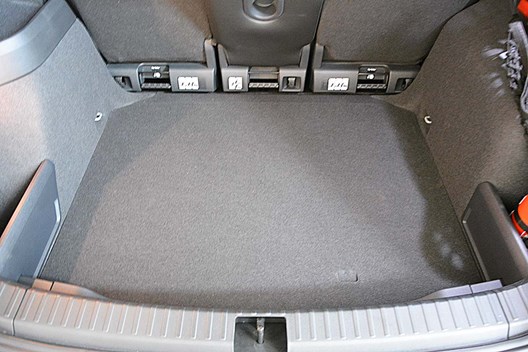 Kofferraum Skoda Karoq 11.2017- / Modelle OHNE Varioboden / oder Modelle mit NOT-Reserverad bzw. Pannenset (= vertiefte Ladefläche)