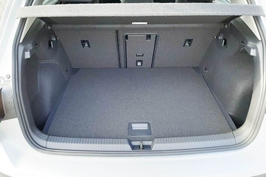 Kofferraum VW Golf 8 12.2019- / MODELL MIT VARIOBODEN AUF HÖCHSTER EBENE