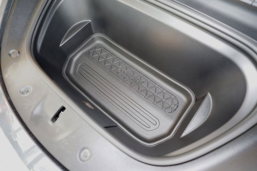 Premium Kofferraum für Tesla Model Y 8.2021- / FÜR FRONT-KOFFERRAUM