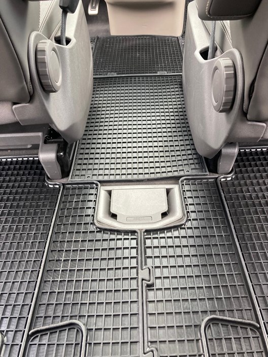 Fußmatten 2-teilig für VW T7 - 2-teilig für 1. Sitzreihe (215 652)