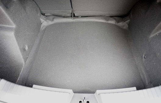 Kofferraum Dacia Duster III 6.2024- / MODELL OHNE VARIOBODEN (vertiefte Ladefläche)