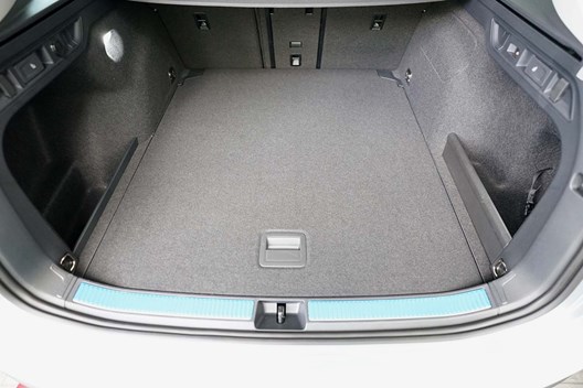 Premium Kofferraumwanne für VW Passat (B9) Variant 11.23- / für Skoda Superb IV Combi 11.23- / FÜR MODELLE MIT VARIOBODEN AUF HÖCHSTER EBENE