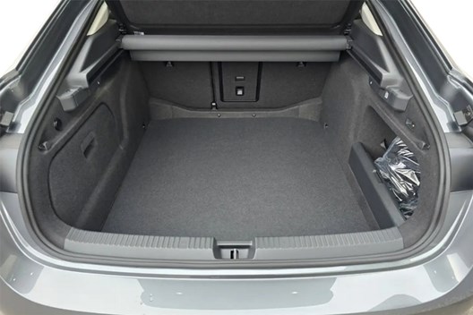 Kofferraum Skoda Superb IV (3Y) Limousine 12.2023- / Modell ohne Varioboden (= vertiefte Ladefläche)