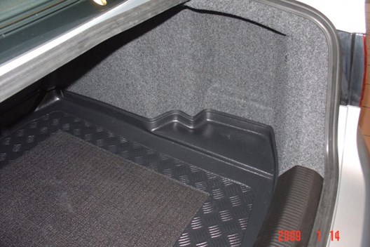 Kofferraumwanne VW Jetta mit Ausbuchtung rechts